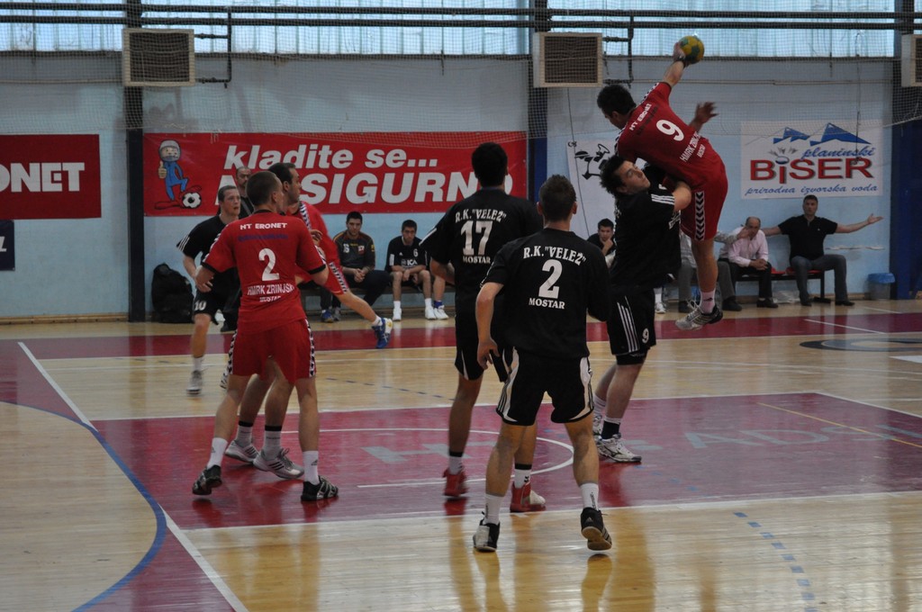 HMRK Zrinjski - RK Velež 31:25 (18:12)