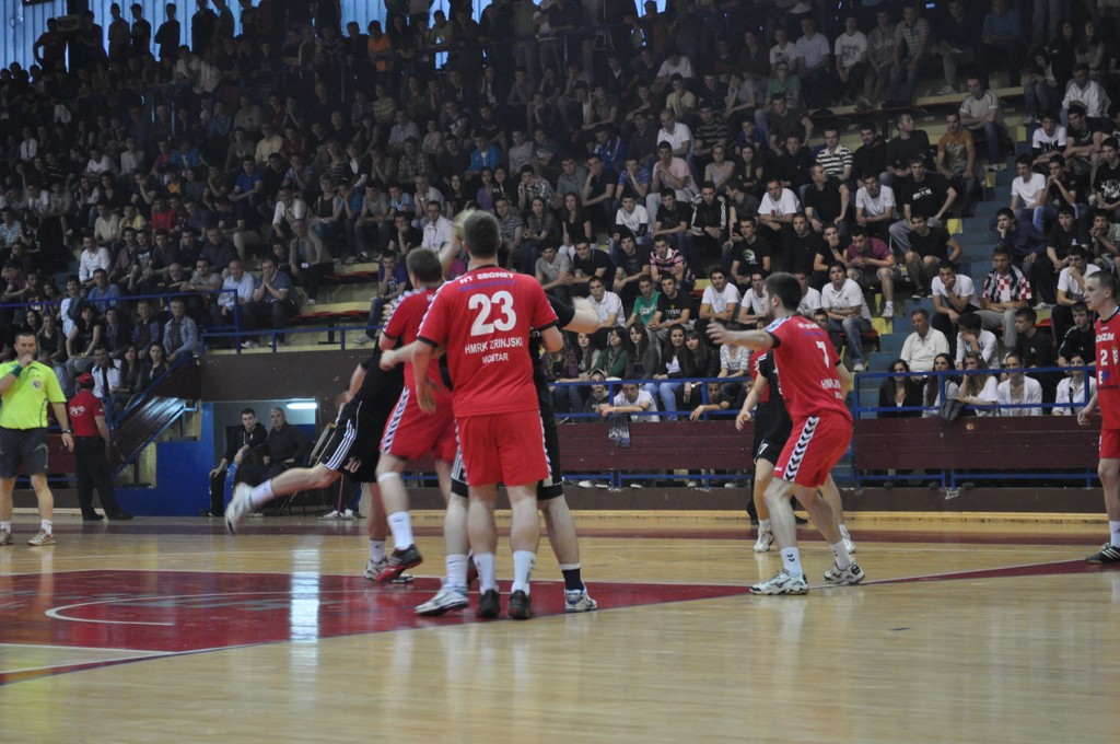HMRK Zrinjski - RK Velež 31:25 (18:12)