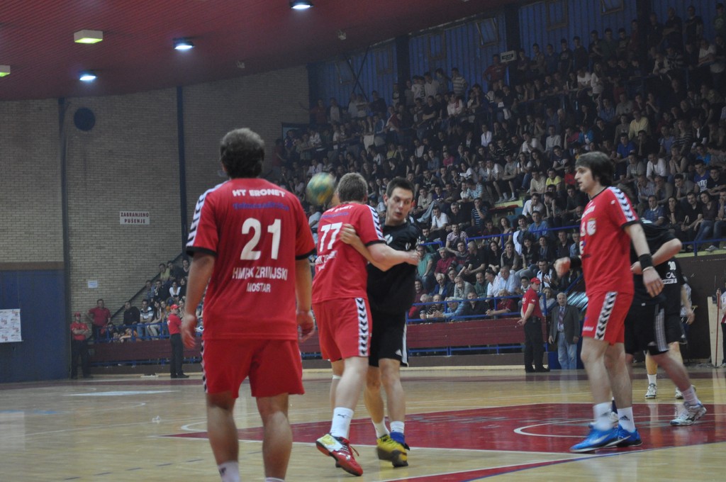 HMRK Zrinjski - RK Velež 31:25 (18:12)