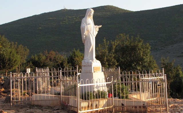 Brdo Ukazanja, Međugorje, droga, komuna, Međugorje, Gospa Međugorje