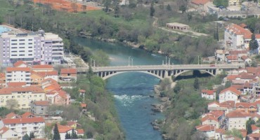 Mostar: Most koji već 100 godina spaja nove ljude, prijatelje