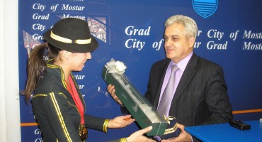 Ljubo Bešlić, mažoretkinje