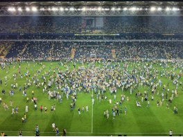 Navijači prekinuli susret Fenerbahčea i Šahtara