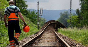 Željeznice iskočile iz tračnica, gubici se mjere stotinama milijuna maraka