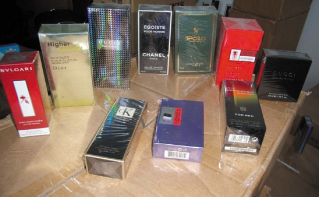 Stručnjaci upozoravaju: Kopije poznatih parfema opasne po zdravlje