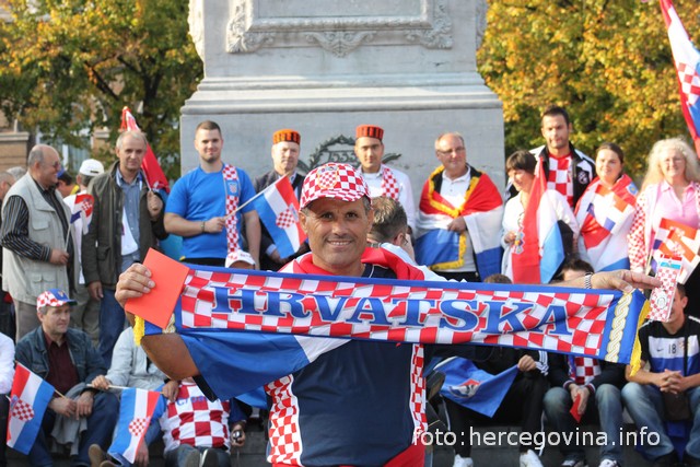 Eksuzivno: Hercegovina.info na velikom prosvjedu Hrvata u Haagu