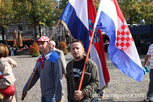 Eksuzivno: Hercegovina.info na velikom prosvjedu Hrvata u Haagu