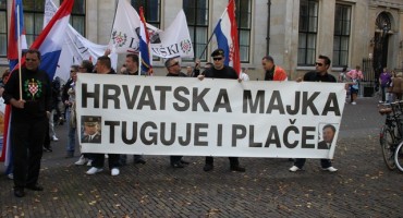 100 tisuća božićnih čestitki putuje u Haag