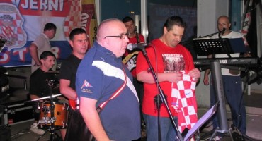 Mostar, uvijek vjerni, Vatreni