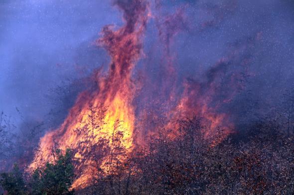 Imotski: Gori kod Crvenog jezera, požar podmetnut?
