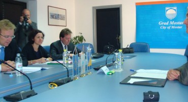 Bešlić primio u Gradskoj upravi Mostara Petera Sorensena