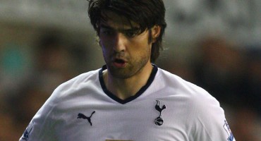Vedran Ćorluka na izlaznim vratima Tottenhama