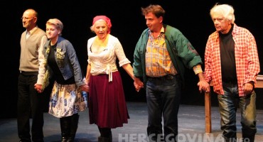 Predstava 'Humble boy' HNK Mostar u subotu 16.11.2013. u okviru 'Noći teatra' 