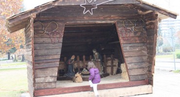 Prošlogodišnji ukrasi i ove godine na mostarskim ulicama