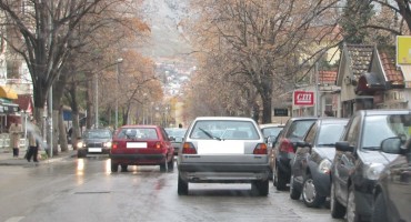 Mostar, parking, Mostar, parking, pauk, policija