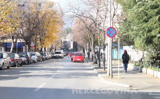 Mostar, parking, Mostar, parking, pauk, policija, Mostar, promet