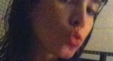 Nives Celzijus gola ispod tuša puse obožavateljima