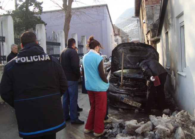 Zapaljen automobil u Mostaru