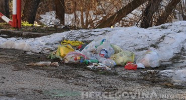 Bacanje smeća Bijeli Brijeg