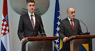 Udruga Korektiv: Kapa do poda Milanoviću