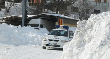 snijeg, Mostar, Mostar, lopata, snijeg