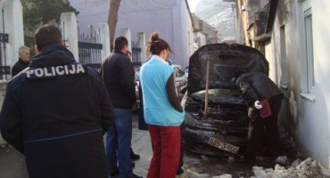 Mostar, paljevina, automobil