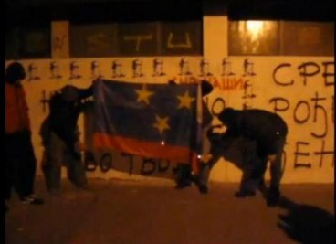 snp naši pale zastavu vojvodine