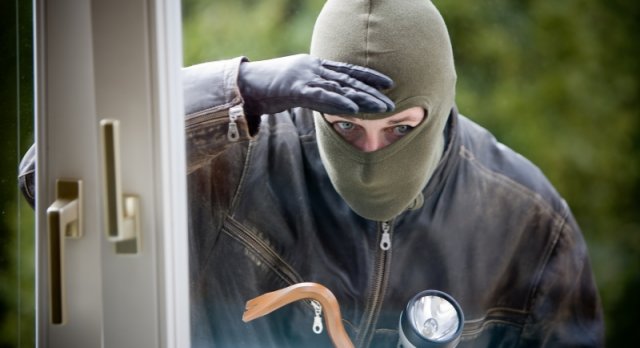 Lopovi ukrali slatkiše, igračke i školski pribor namijenjen za podjelu paketića