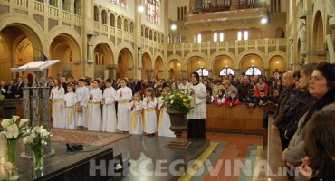 Proslava Uskrsa i sveta misa u Roterdamu