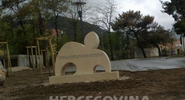 Inat spomenik novi kamen smutnje u Mostaru