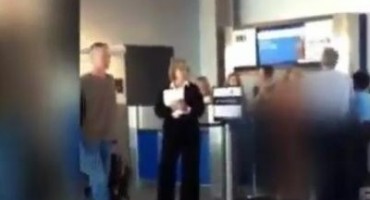 Žena se potpuno skinula usred zračne luke