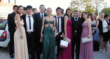 U hotelu Kaktus održana nezaboravna zabava 35. naraštaja čitlučkih maturanata 