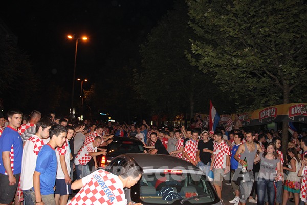 FOTO: Vatreno ludilo na ulicama Mostara