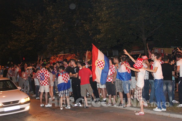 FOTO: Vatreno ludilo na ulicama Mostara