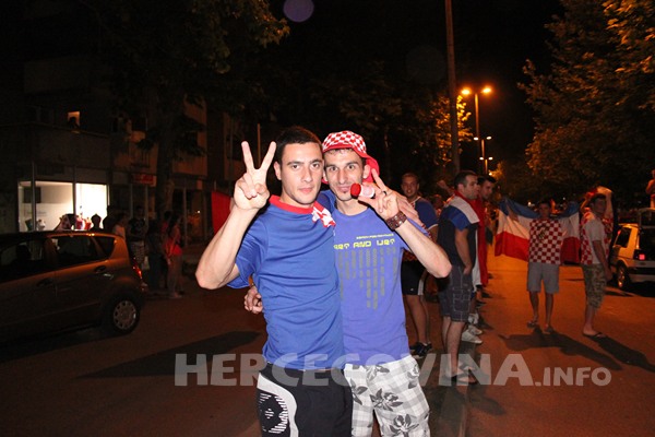 FOTO: Vatreno ludilo na ulicama Mostara