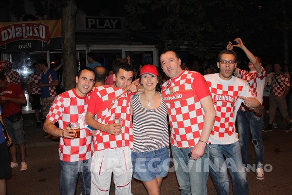FOTO: Vatreno ludilo na ulicama Mostara