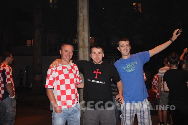 FOTO: Vatreno ludilo na ulicama Mostara