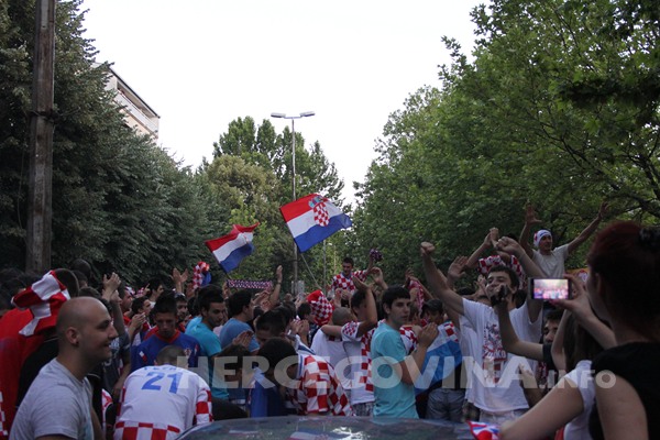 FOTO: Vatreno ludilo na ulicama Mostara