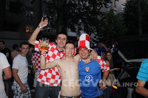 FOTO: Vatreno ludilo na ulicama Mostara