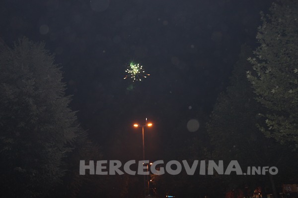 FOTO: Vatreno ludilo na ulicama Mostara
