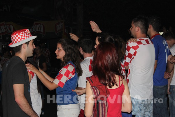FOTO: Vatreno ludilo na ulicama Mostara