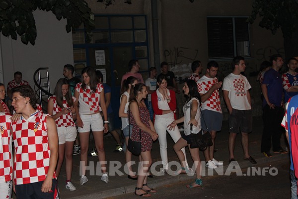 FOTO: Vatreno ludilo na ulicama Mostara