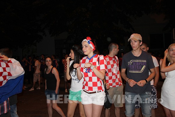 FOTO: Vatreno ludilo na ulicama Mostara