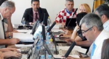 Dogradonačelnik Brčkog došao na sjednicu u dresu Hrvatske