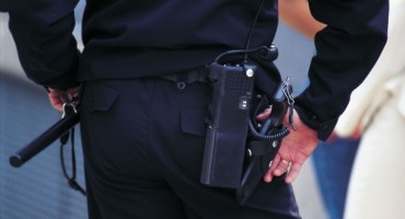 Strava u Banja Luci: Lažni policajci pretukli oca i sina, te im oteli 100.000 km