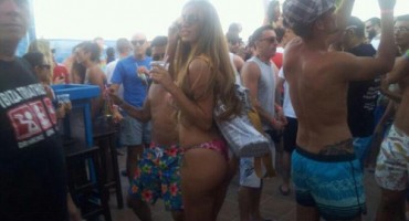 Pogledajte kako izgleda Sorajina guza bez photoshopa