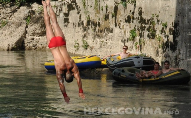 Skokovi sa Starog Mosta 2012
