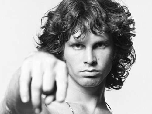 Prije 41 godinu umro slavni pjevač Doorsa Jim Morrison