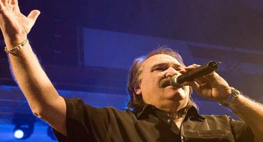 Legenda hrvatske estrade Mate Mišo Kovač održat će koncert u Hercegovini za pamćenje