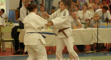 Aleksandra Samardžić bori se za zlatnu medalju